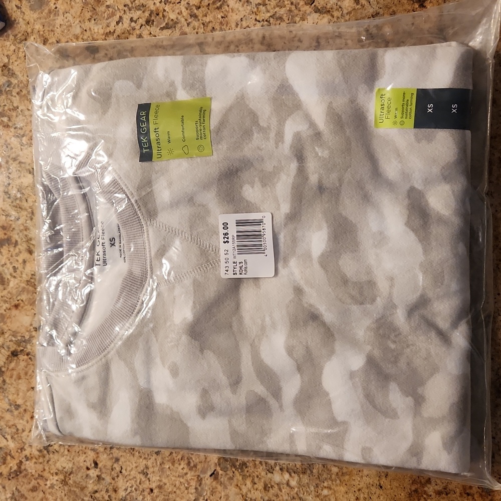 Tek Gear Ultrasoft Fleece Sweatshirt. Beige-White Camouflage. NEW NWT! Warm Cozy